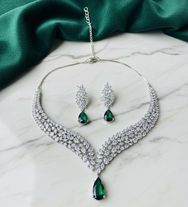 Emerald wing necklace set