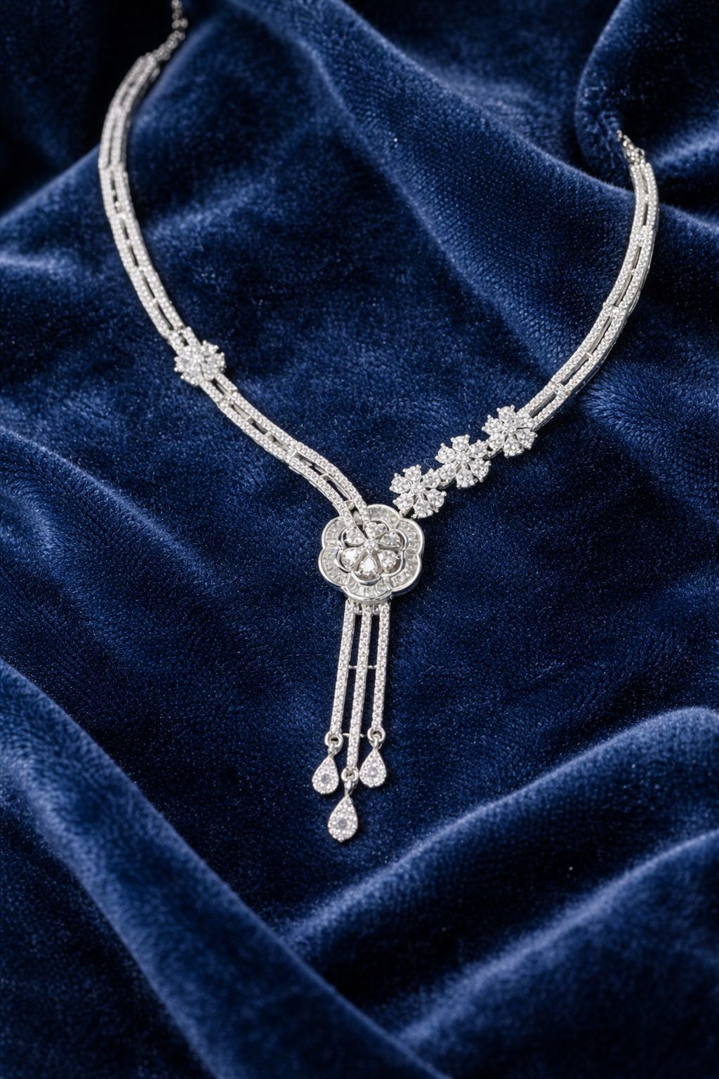 Glimmer drop necklace set