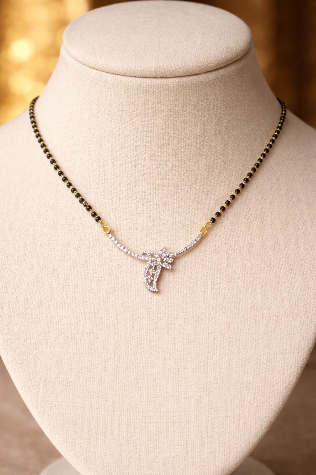 Paisley motif mangalsutra set